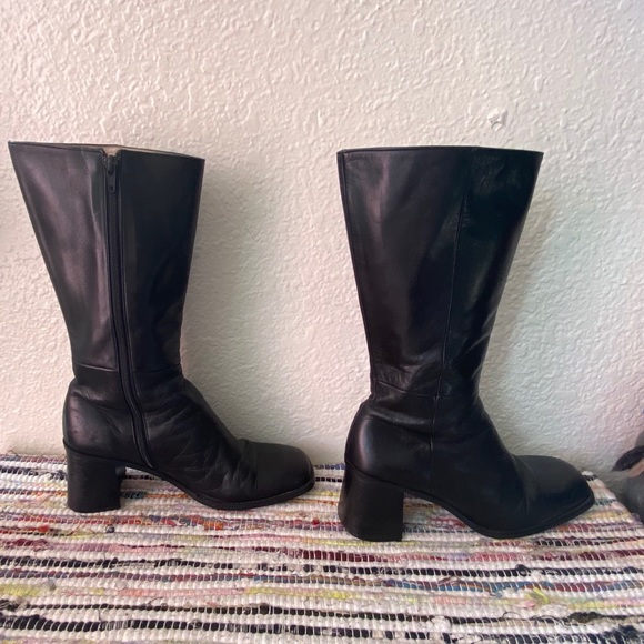 SOLD:.90s Black Leather Mid-Calf Chunky Boots - Picture 3 of 16